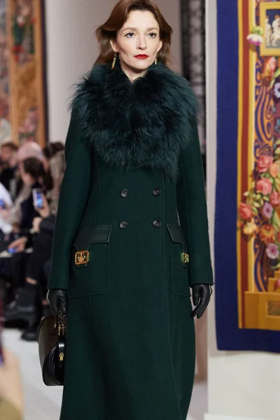 Look 48
